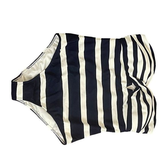 Ted Baker Cirana Bandeau one piece swimsuit. Material elastane and polyamide - Picture 5 of 10